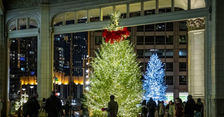 Where to Eat on Christmas Eve and Day in Chicago
